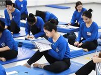 90後白領麗人《孫儷琪》和自駕遊驢友SM群P流出 不雅照 (28P)